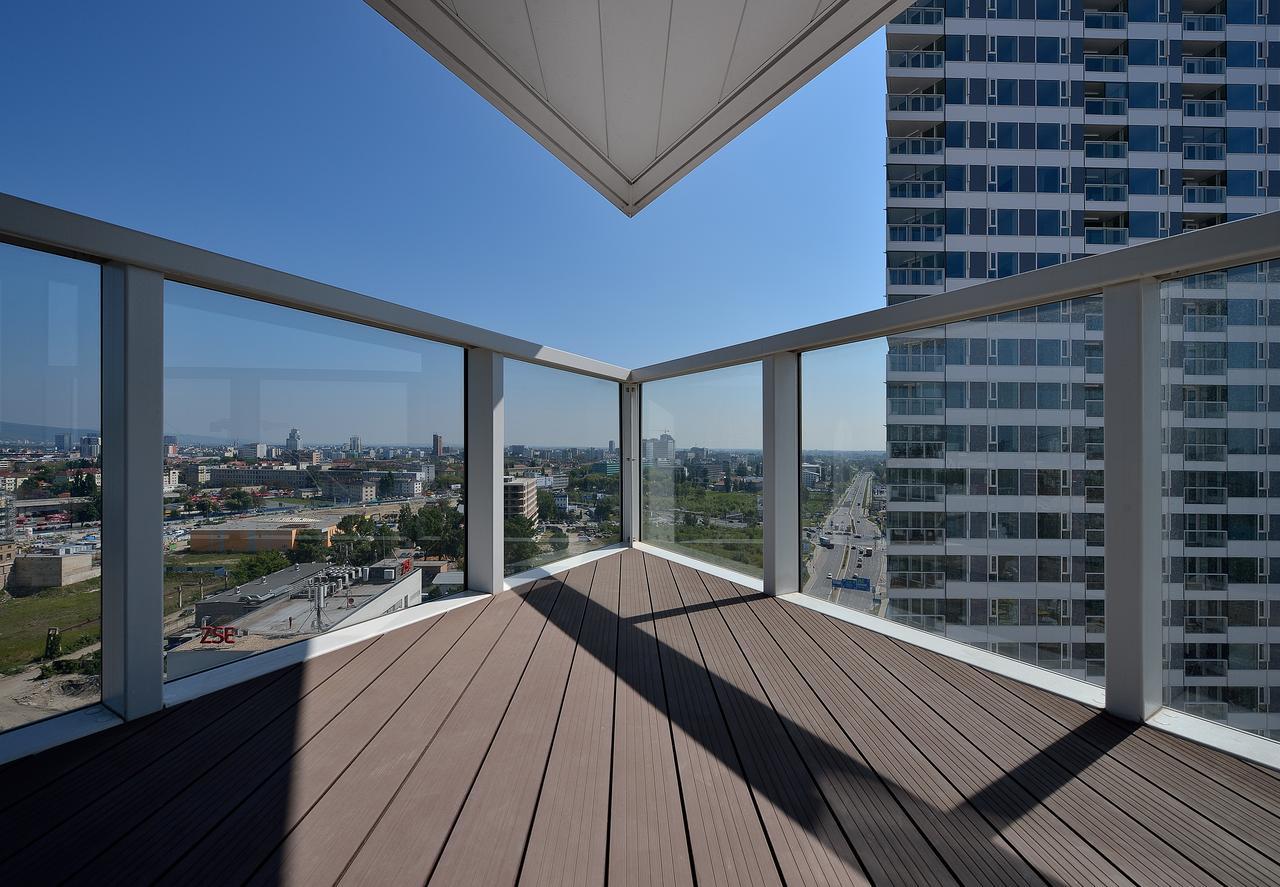 Twin City Rooftop By Ambiente Bratislava Exteriör bild